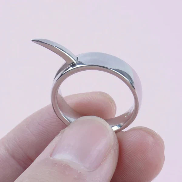 Femme Fatale Titan Ring