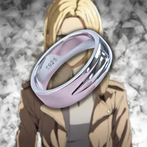 Femme Fatale Titan Ring