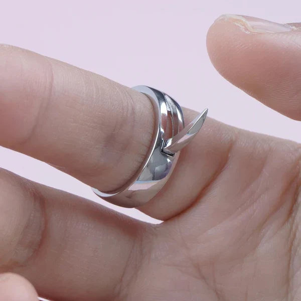 Femme Fatale Titan Ring